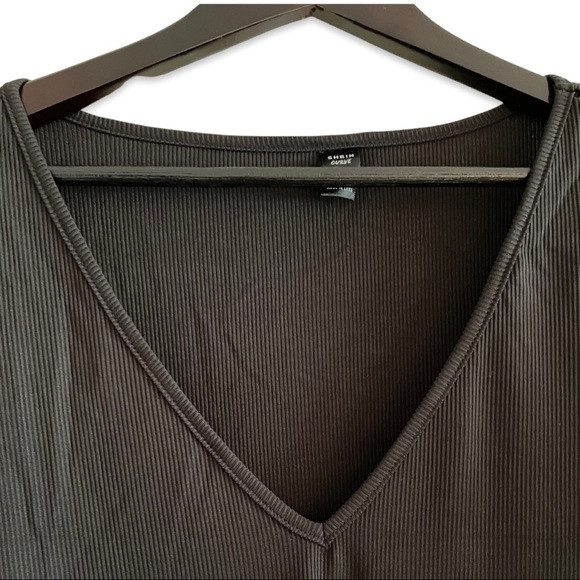 Romantic Ribbed and Ruffled Top - Picture 8 of 9